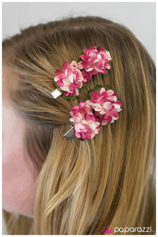 Accesorios para el cabello de Paparazzi ~ Ciudades de papel - Rosa