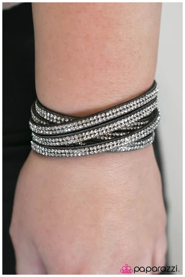 Pulsera Paparazzi ~ The WRAP Nae Nae - Plata