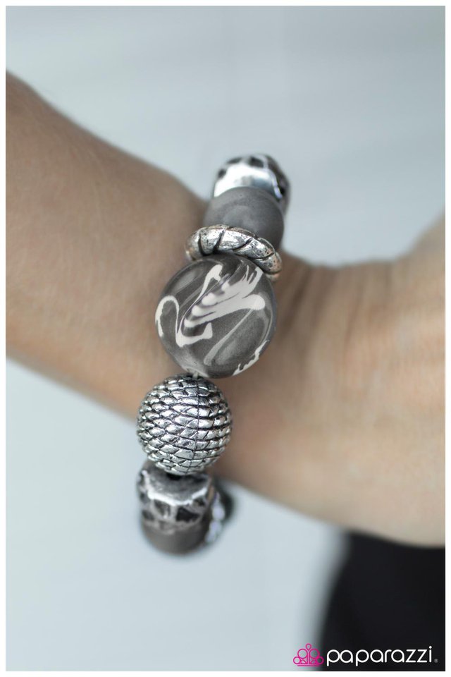 Paparazzi Bracelet ~ Divinely Deco - Silver