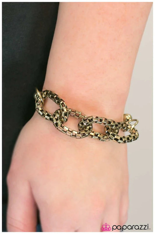 Paparazzi Bracelet ~ Look Alive! - Brass