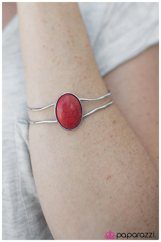 Pulsera Paparazzi ~ Desierto pintado - Rojo