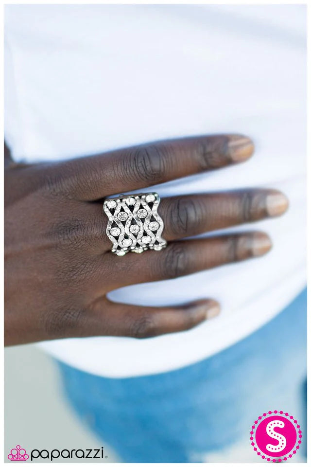 Paparazzi Ring ~ An Eye For Fashion - White