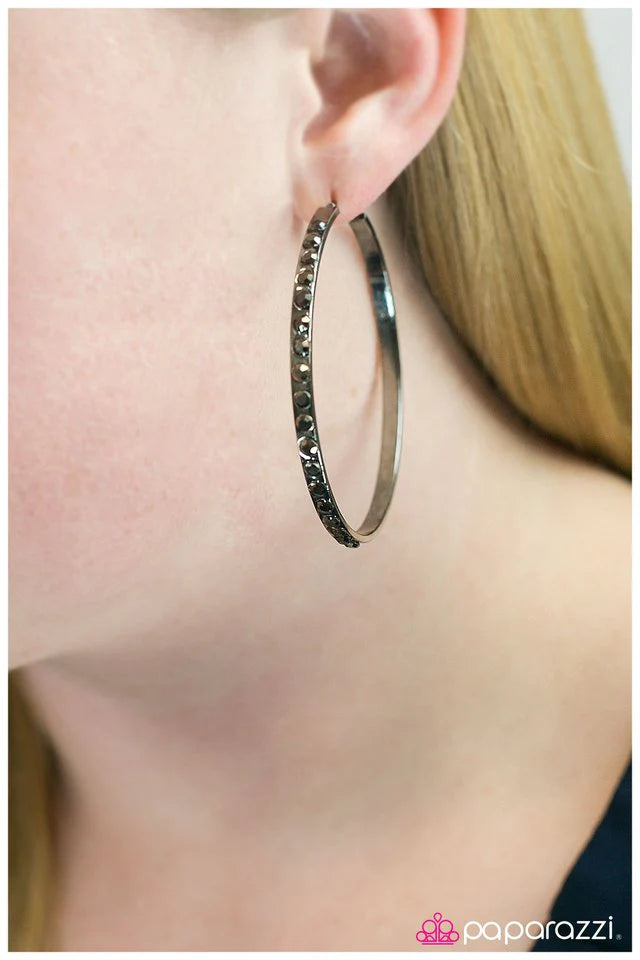 Paparazzi Earring ~ The Radical - Black