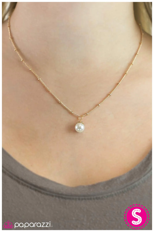 Collar Paparazzi ~ Para tener y sostener - Oro