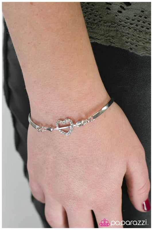 Paparazzi Bracelet ~ Cupids Arrow - White