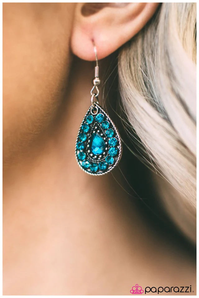 Paparazzi Earring ~ Sparkle In The Rain - Blue