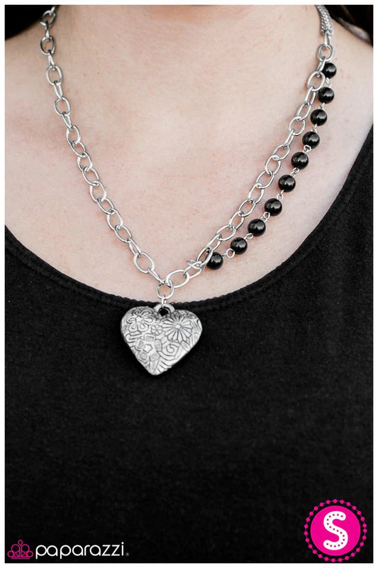 Paparazzi Necklace ~ My Heart Is Set On You- Black