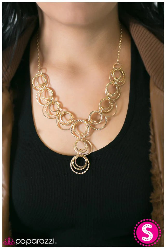 Collar de paparazzi ~ Juegos tontos - Oro