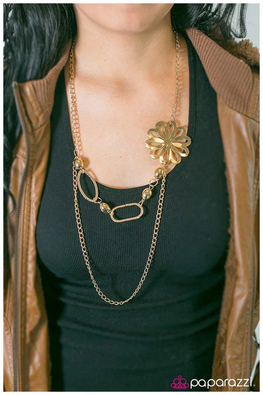 Paparazzi Necklace ~ Fresh As A Daisy - Gold