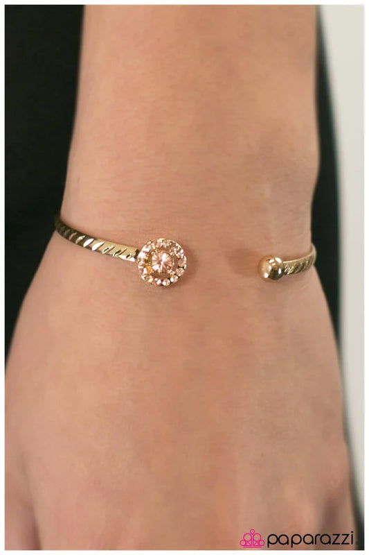 Pulsera Paparazzi ~ Its The Small Things - Oro