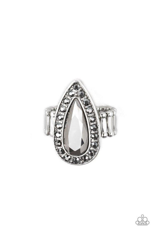 Anillo Paparazzi ~ Majestic Mayhem - Plata