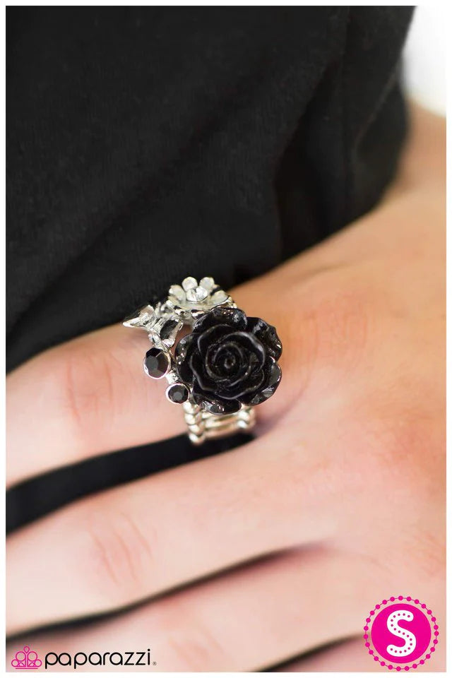 Anillo Paparazzi ~ Midnight Meadow - Negro