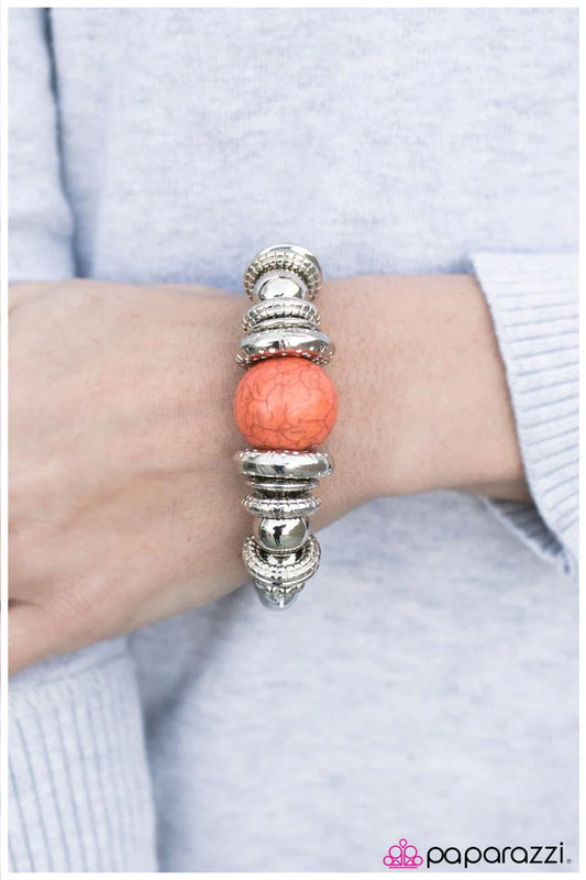 Pulsera Paparazzi ~ Haz lo que hacen los romanos... - Naranja