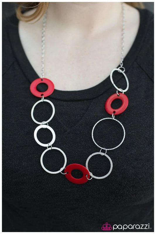 Collar Paparazzi ~ Circo de tres anillos - Rojo