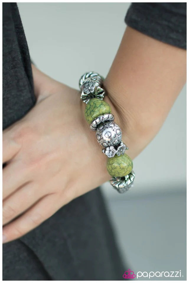 Pulsera Paparazzi ~ A La Mode - Verde