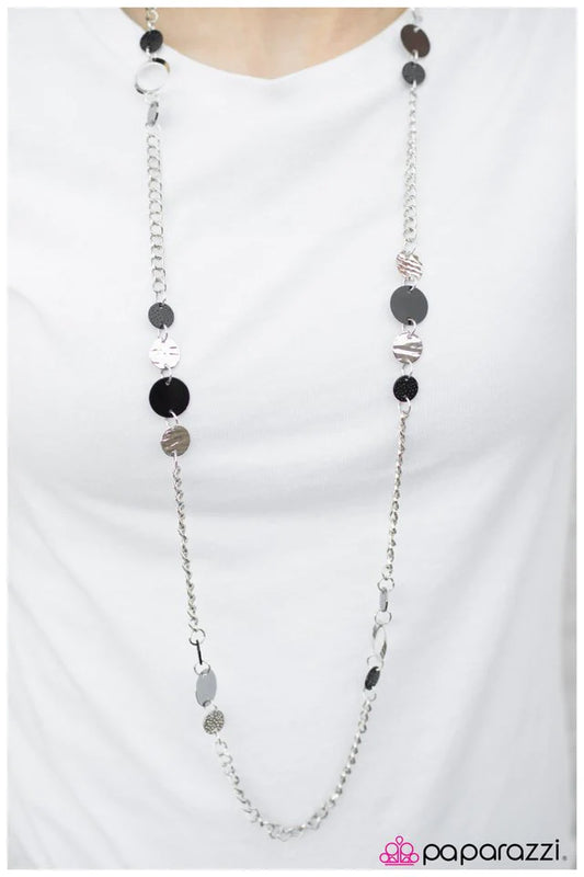Paparazzi Necklace ~ Casually Dating - Black