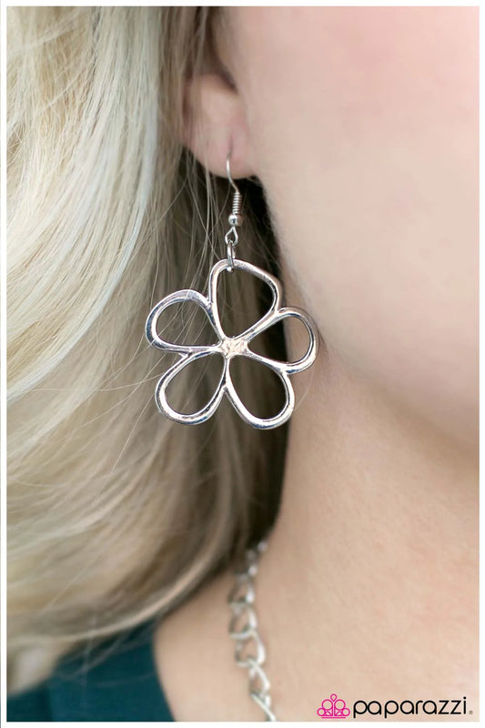 Paparazzi Earring ~ Keep It Simple - Silver