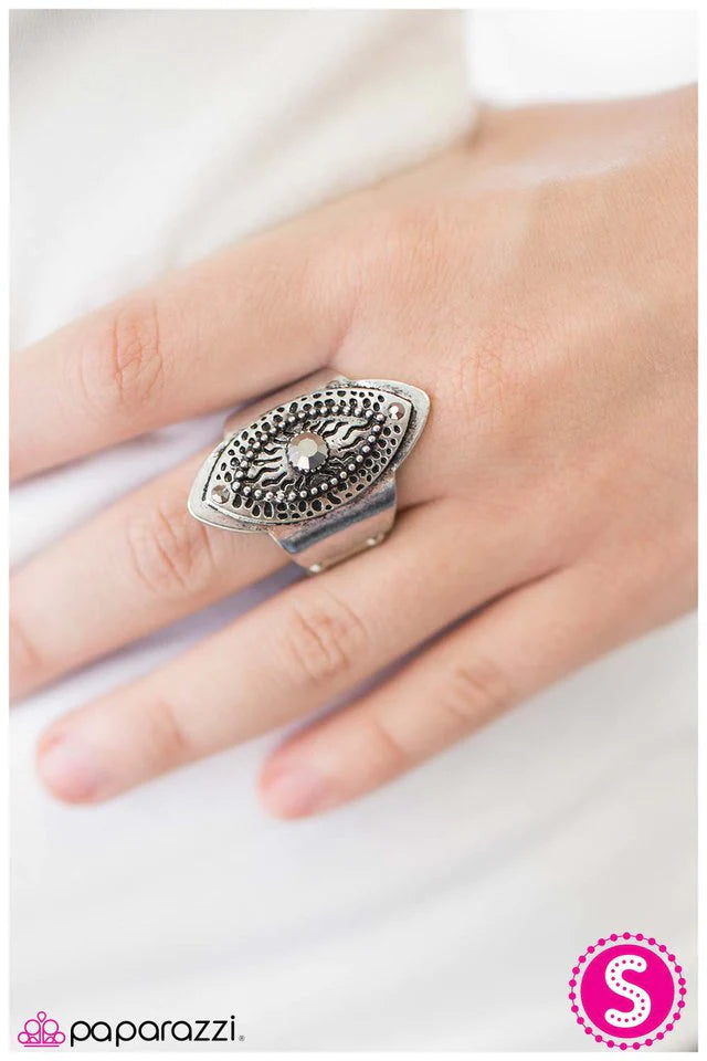 Anillo Paparazzi ~ No parpadees - Plata