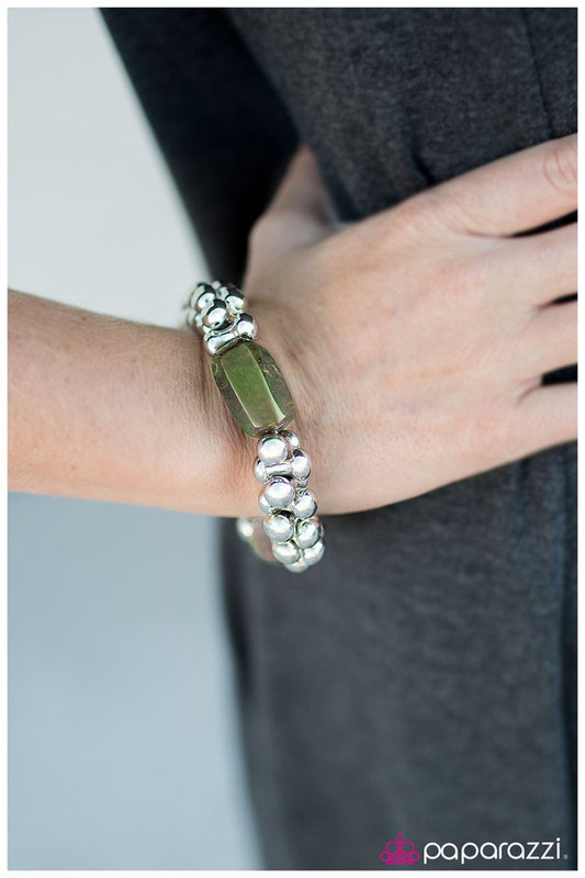 Pulsera Paparazzi ~ Jinx - Verde