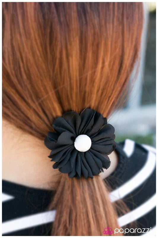 Accesorios para el cabello de Paparazzi ~ Uptown Girl - Negro