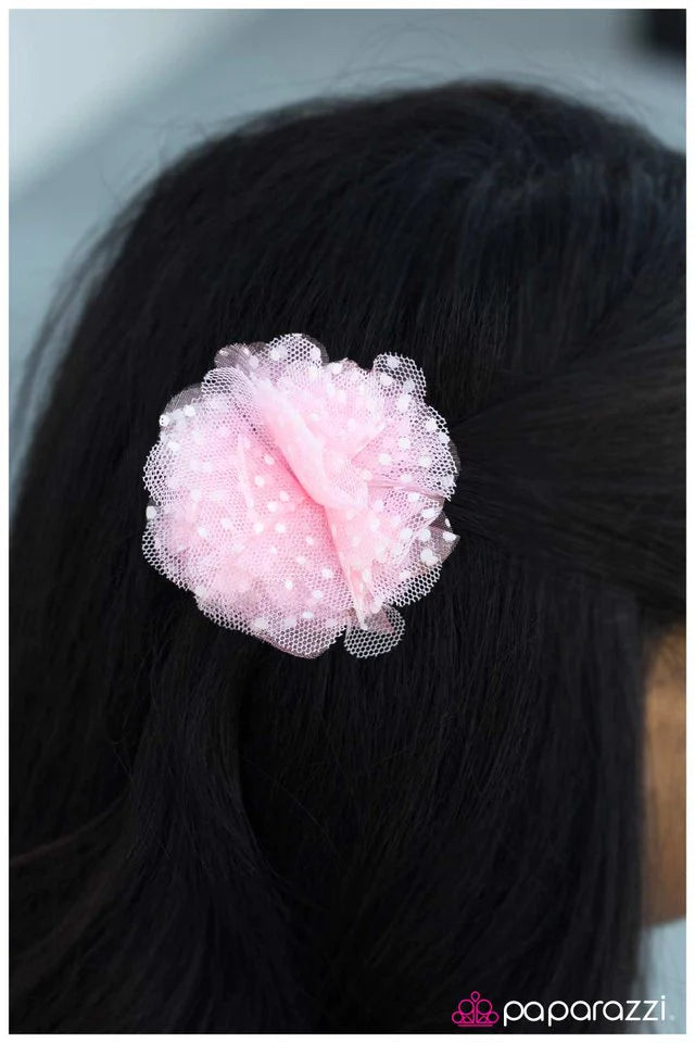 Accesorios para el cabello de Paparazzi ~ Loves Me, Loves Me Not - Rosa