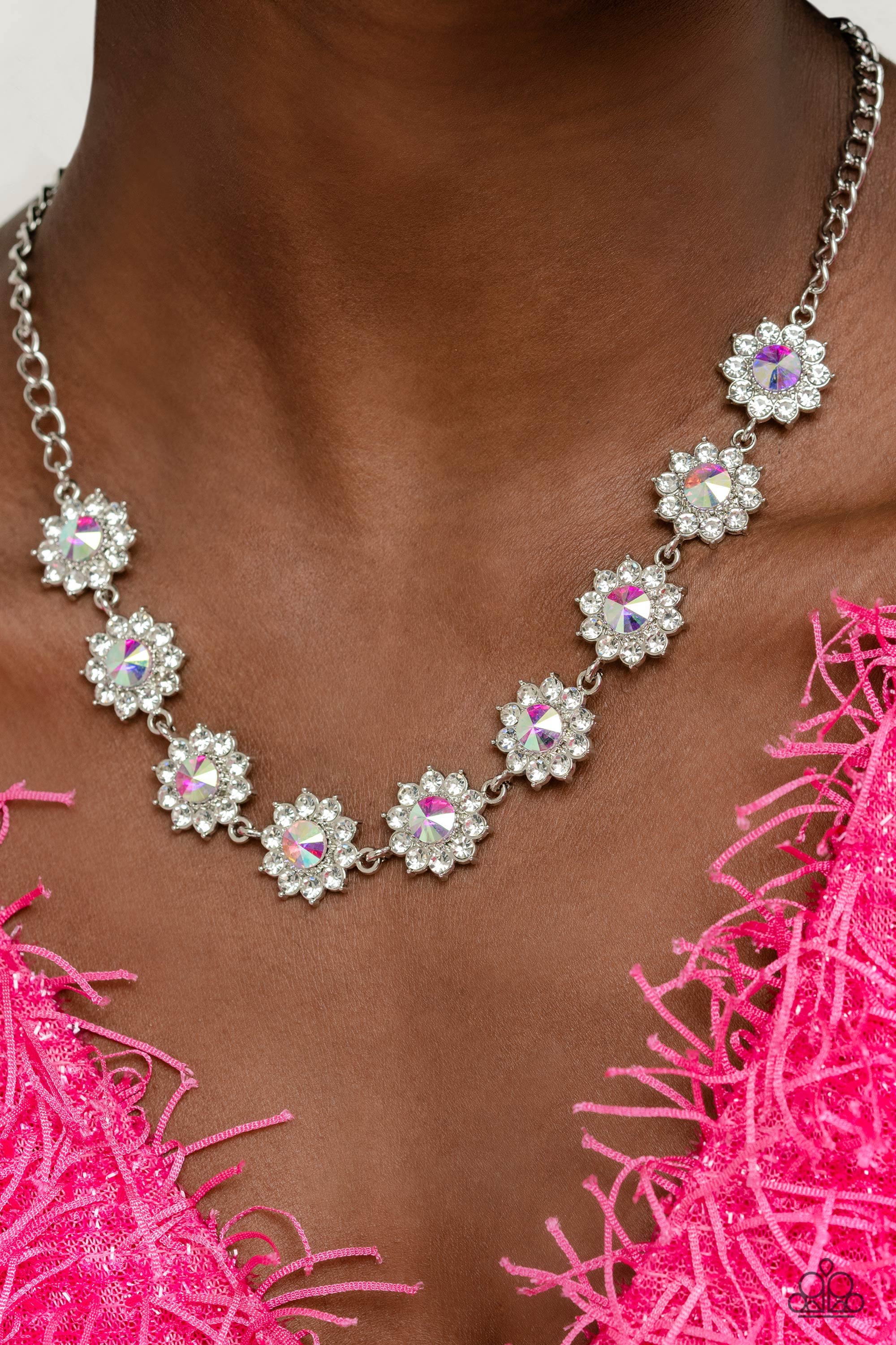 Shop Louis Vuitton 2019-20FW Blooming Strass Necklace (M68374) by