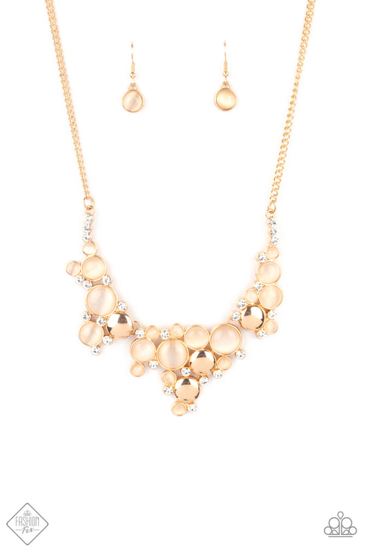 Collar Paparazzi Fashion Fix Junio ​​2021 ~ Cuento de hadas - Oro