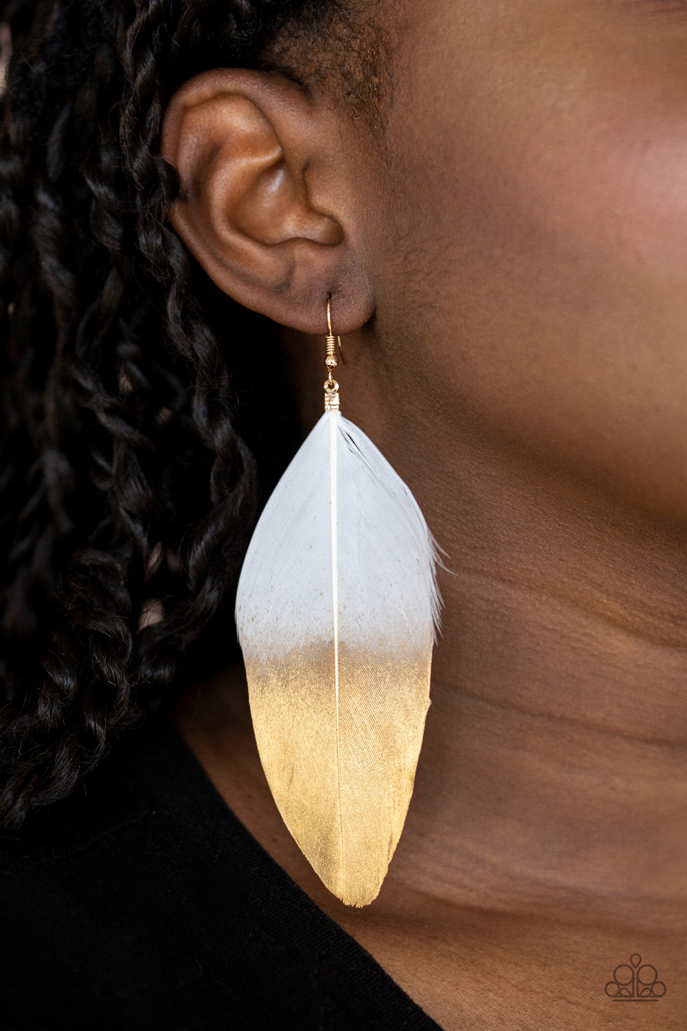 Pendientes Paparazzi - Fleek Feathers - Blanco