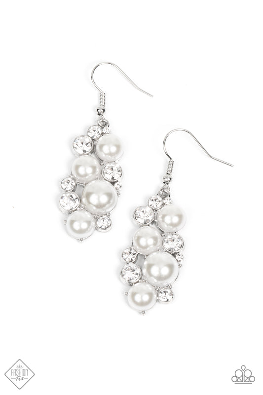 Pendientes Paparazzi ~ Fond of Baubles - Blanco