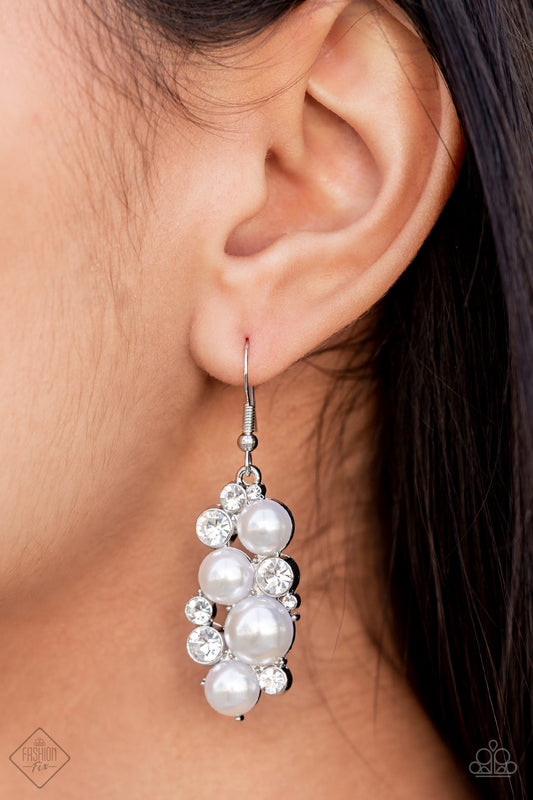 Pendientes Paparazzi ~ Fond of Baubles - Blanco