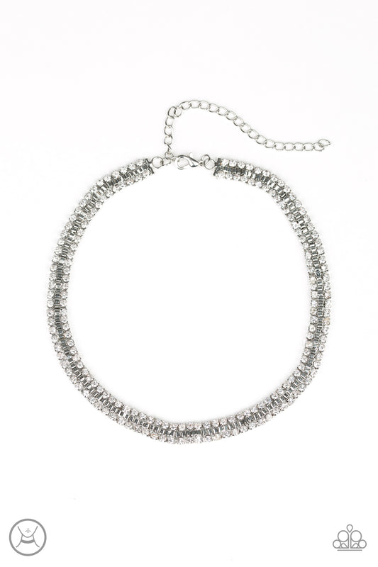 Paparazzi Necklace ~ Full Of Hot HEIR - White