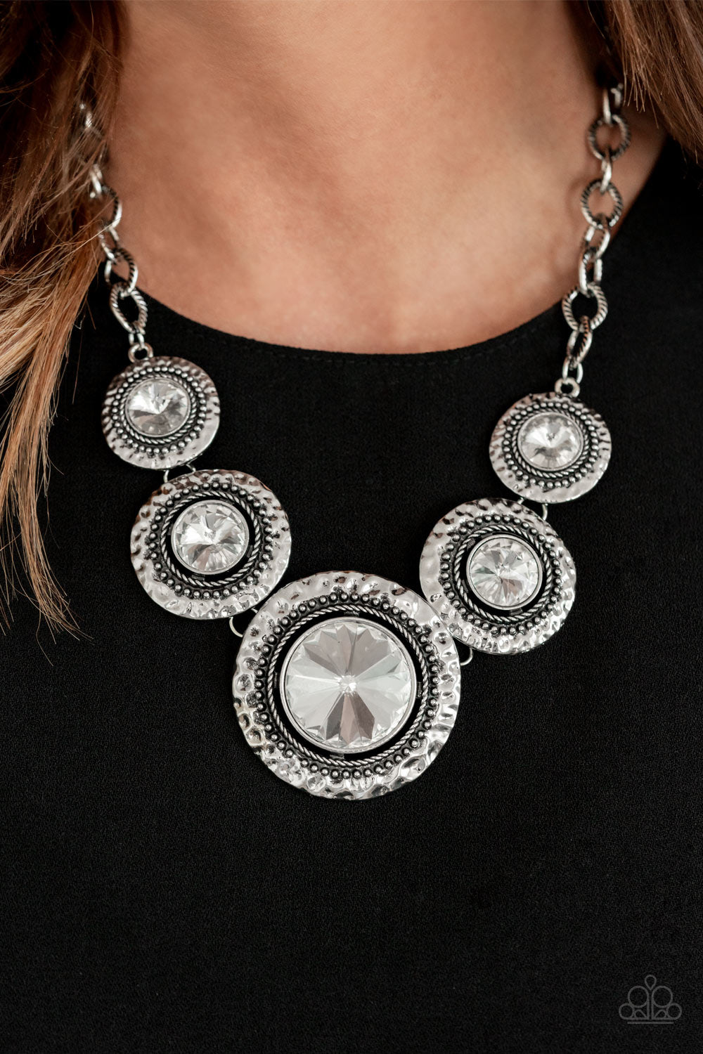 Paparazzi Necklace ~ Global Glamour - White