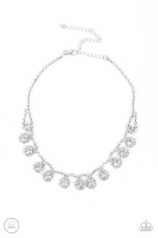 Collar Paparazzi ~ Princesa Prominence - Blanco