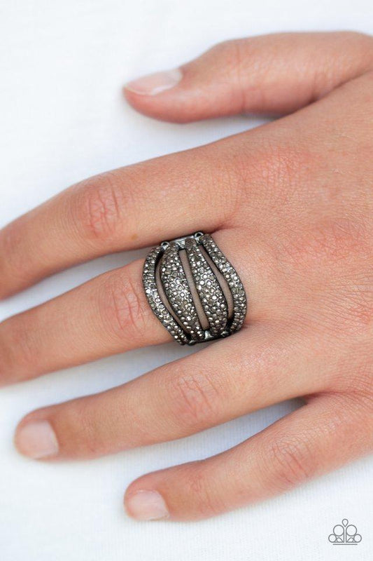 Paparazzi Ring - Roll Out The Diamonds - Black