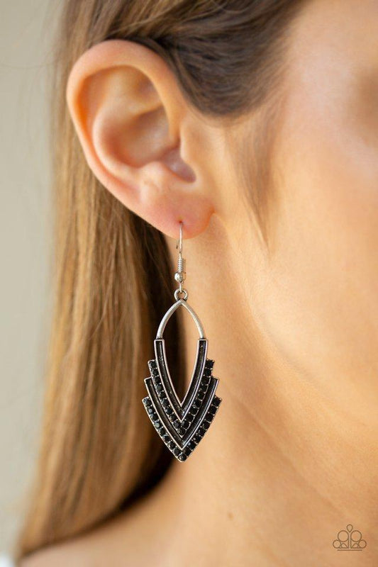 Paparazzi Earring ~ Tour de Force - Black