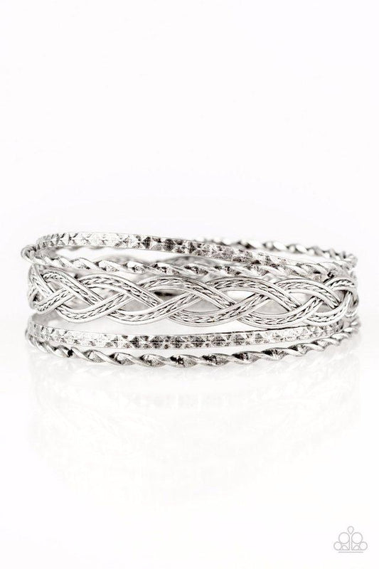 Pulsera Paparazzi ~ Straight Street - Plata