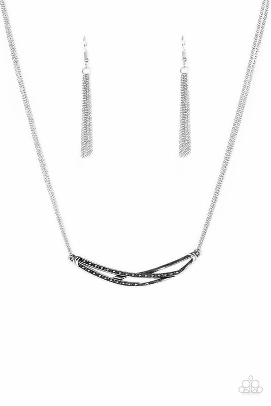 Collar Paparazzi ~ Moto Modern - Plata